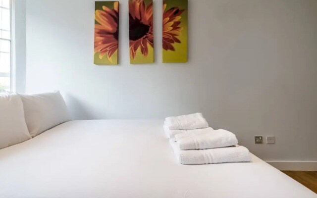 Serviced Chelsea Flat