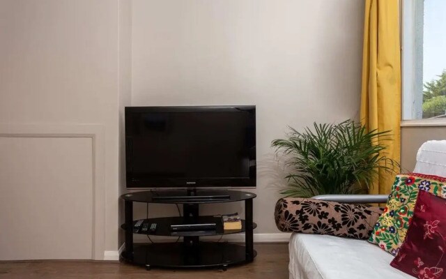 South London 2 Bedroom Flat With Garden