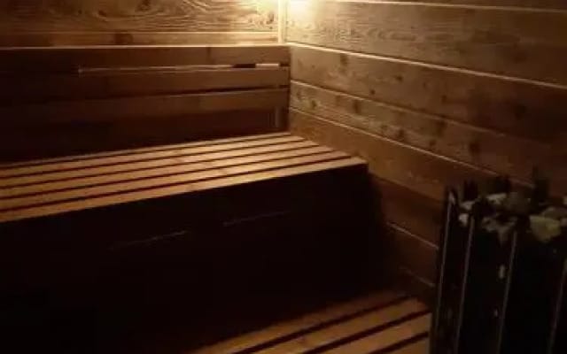 Chaloupka na stráni