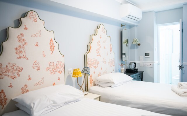 Americana Hotel