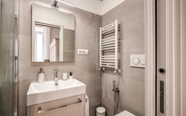 Travel & Stay - Scala