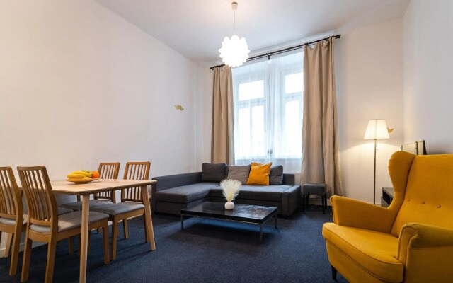 Little Tom Apartments
