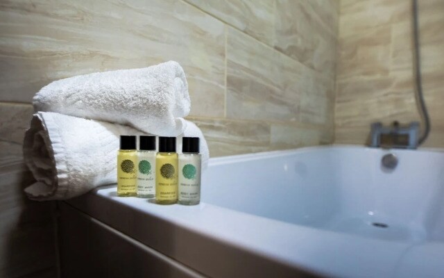 Emerald Court Executive Watford Central Apartment