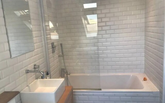 2 Bedroom Home With A Garden