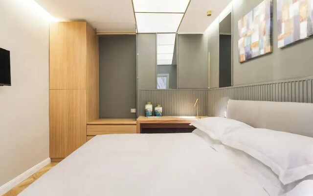 Spanish Steps Apartments