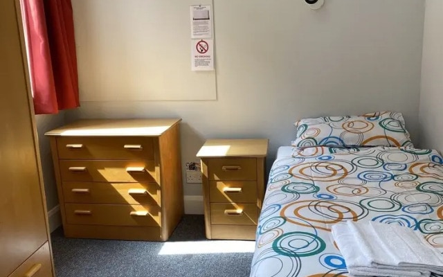 Rooms for Students Only CRICKLEWOOD LANE