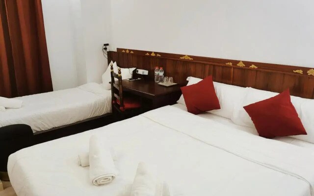 Barcelona Corona Hostal