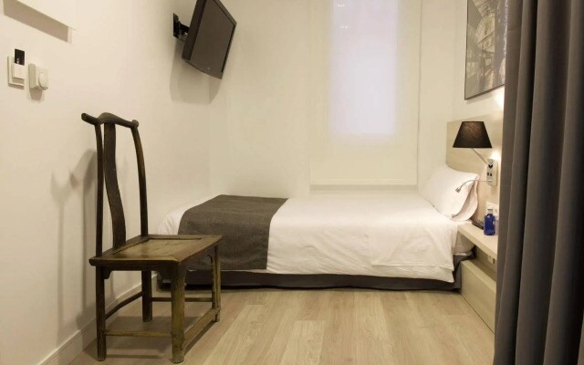 THE 8 Boutique B&B