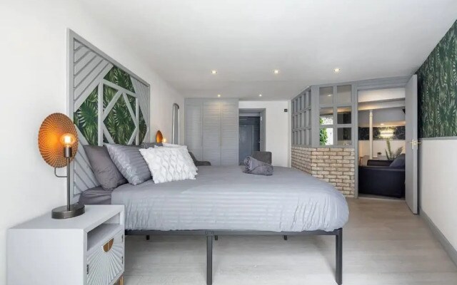 1-bed Flat in West London, Sleeps 2