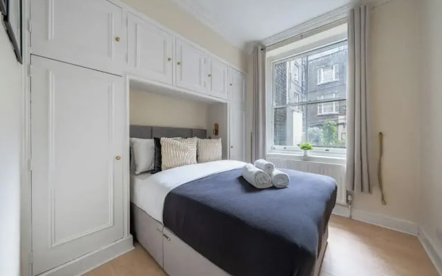 Charming 1BR Near Soho & Theatres