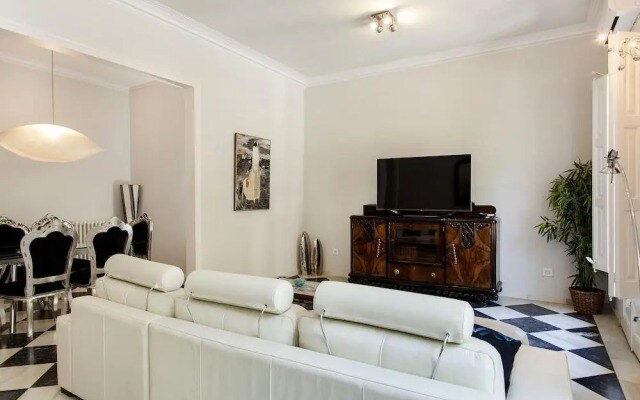 City Center Apartment with Terrace-1229