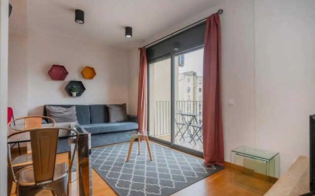Modern and bright apartment in Eixample 5-1