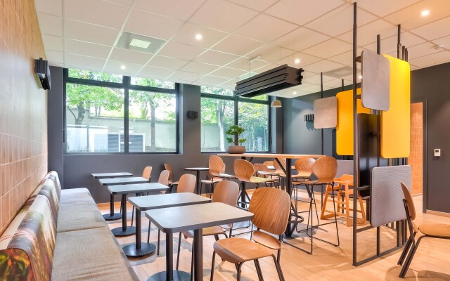 B&B HOTEL Paris Porte d'Orléans