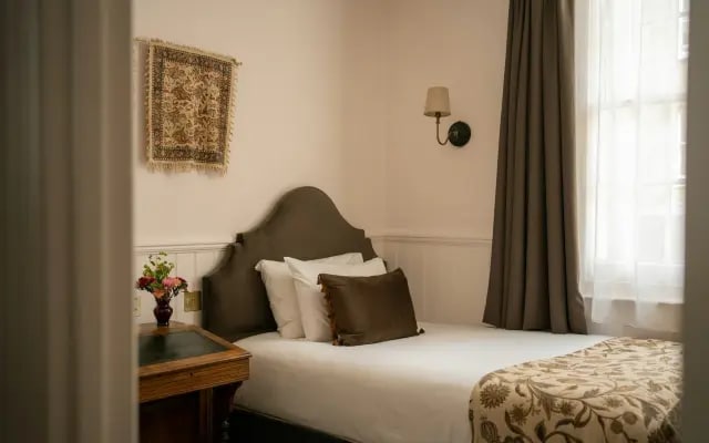 Georgian House Hotel