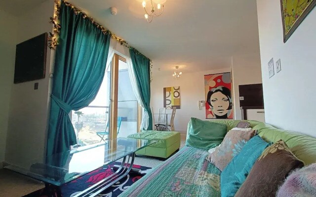 1 Bed Flat - Sleeps 5 - Pets - Garden - Parking