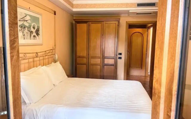 Apartment in Roma by Marco Simone Golf