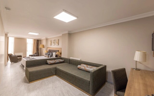 Blue Park Hotel