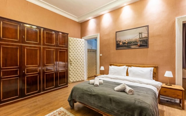 Missafir Historical Flat With Sea View in Beyoglu