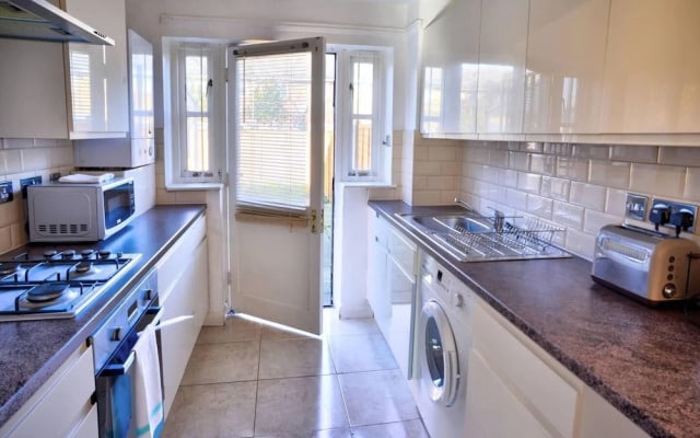 London Excel 3bed House Sleeps 6 - Car Park for 2