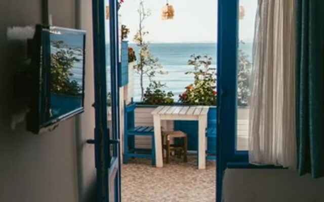 Simirna Sahil Otel