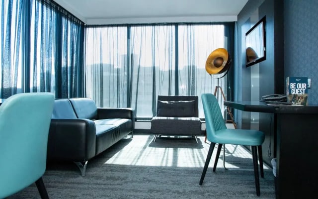 Апарт-отель Roomzzz Nottingham City