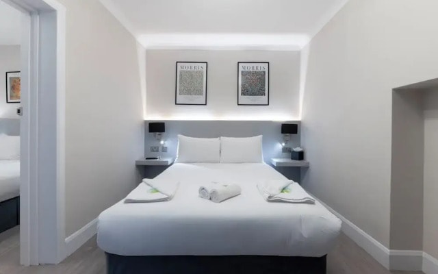 Marina Hotel London