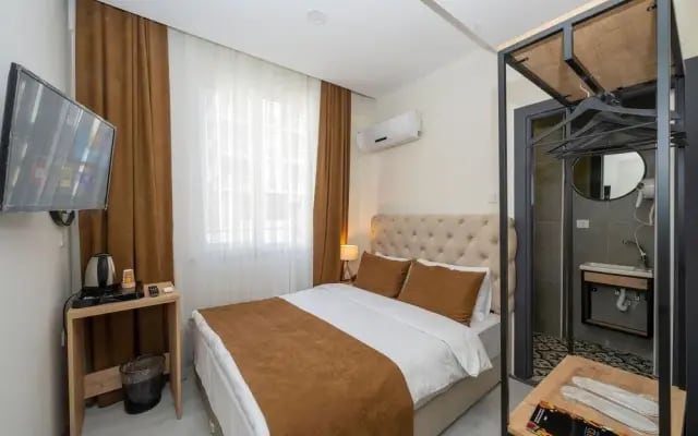 Glori̇a Ai̇rport Hotel