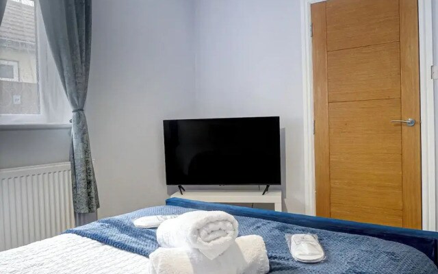 Spacious 6 Bedroom House in Bexleyheath