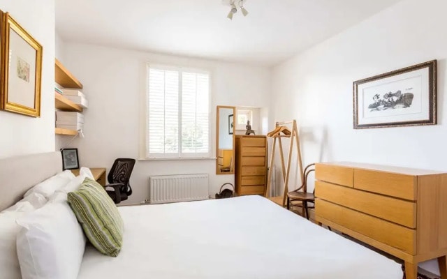 Spacious Apartment Near Portobello Road