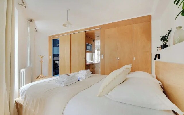 Bourse Apartment