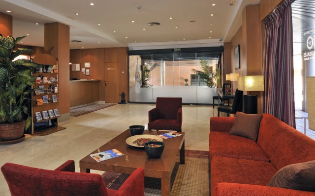 Отель Sercotel de los Reyes
