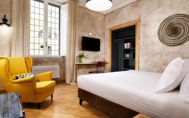 Piazza del Popolo Boutique Home