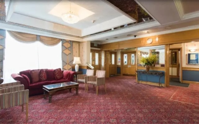 Holiday Villa Hotel