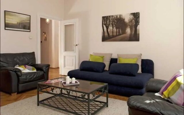 P And O Apartments Market Square