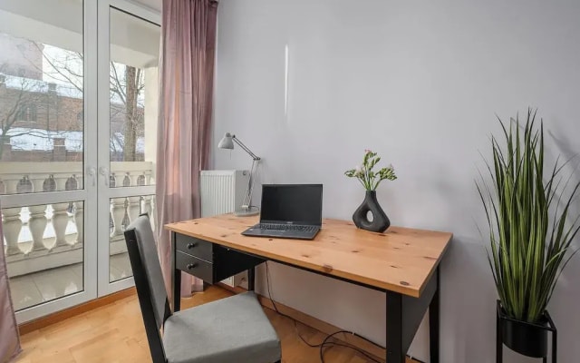 Lumina airy apartment with balcony