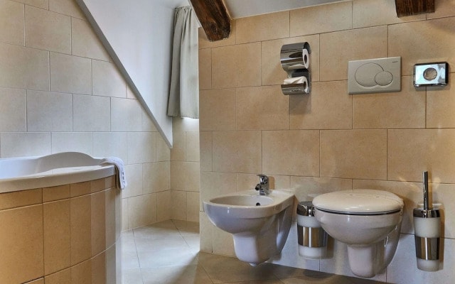 Little Town Budget Hotel