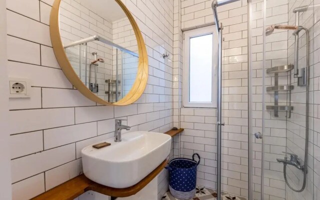 Vibrant Flat in Cihangir With Central Location