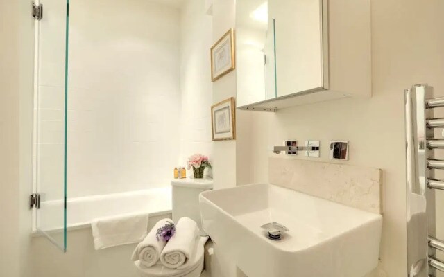 Stylish Kensington Living