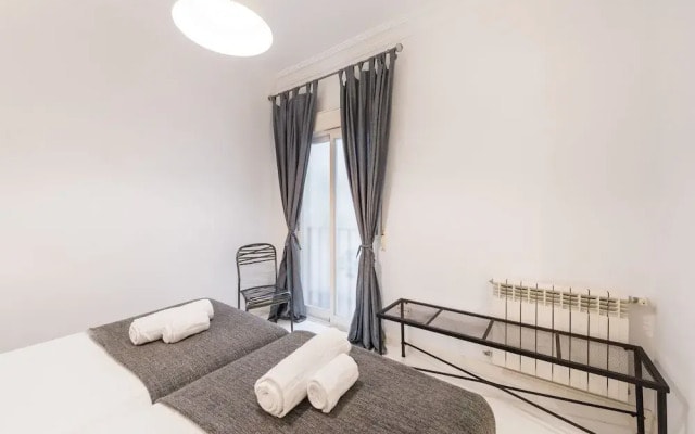 3 Bd Apartment Perfect Location in Plaza de Chueca