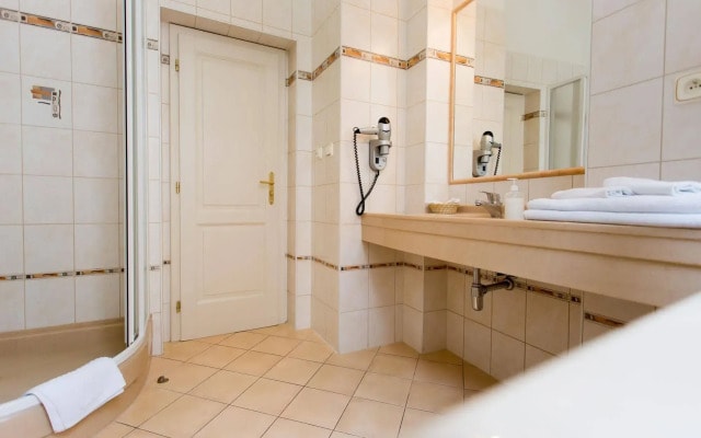 Ontario Hotel Garni