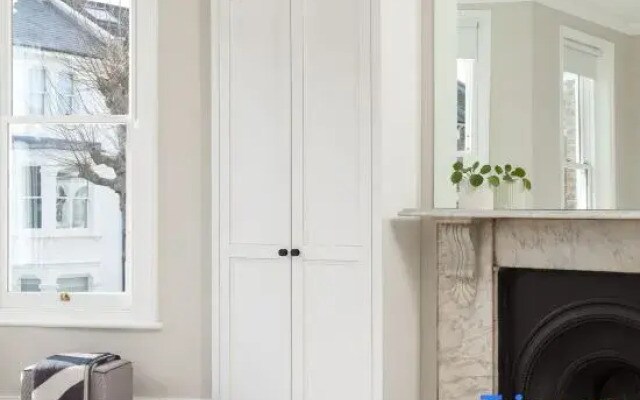 Luxury 5-Bedroom town house in Brook Green, Centra