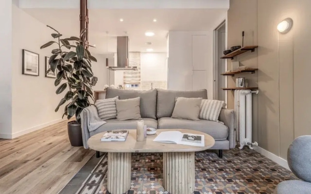 Casaluce - 2 Bedrooms in Trafalgar