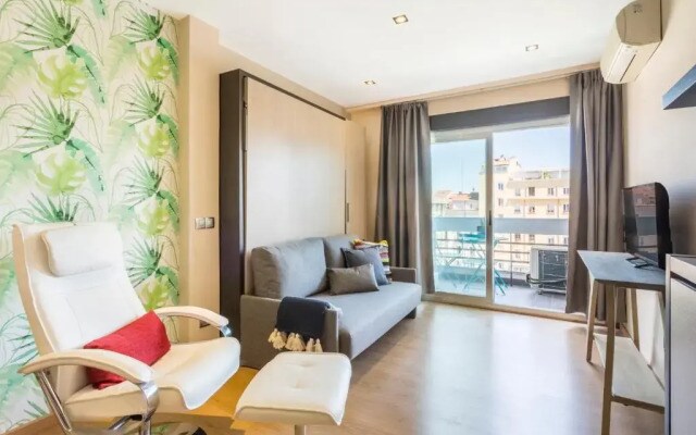 Cozy studio overlooking Pedro Zerolo Square