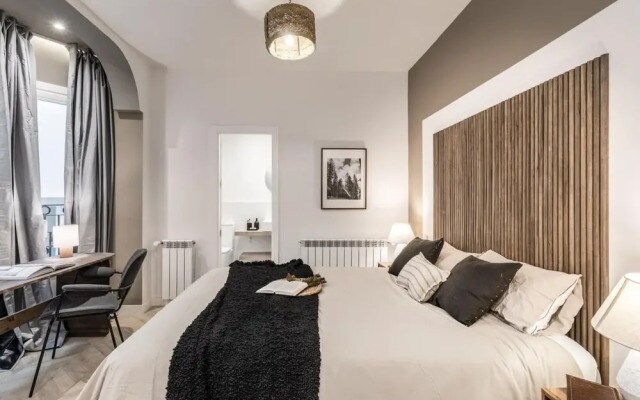 Sevilla - 4 Bedrooms in Trafalgar