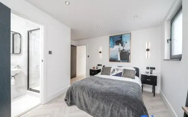 Stunning 2 Bed with ensuite near Elephant & Castle