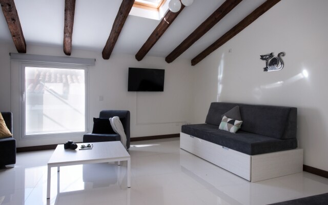 Roisa Suites