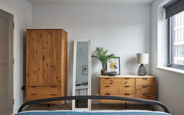 Kings Oak House by Viridian Apartments