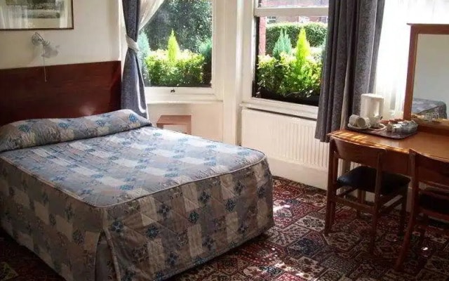 Queens Hotel