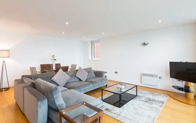 Waterside Bliss 2 Bed 2 Bath Apartment