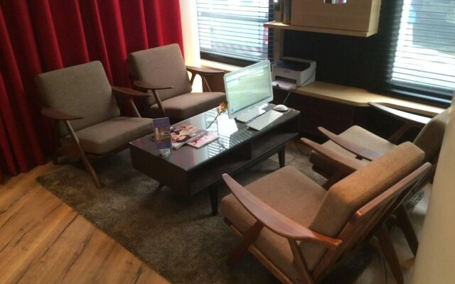 Max Hotel